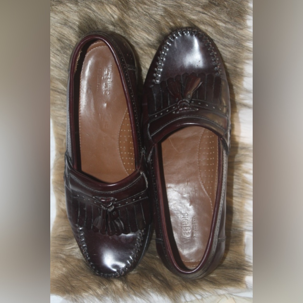 Men's Burgundy Weejuns Loafers